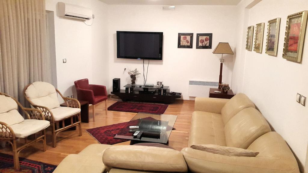 Apartmani Petrovac Na Moru Zimmer foto